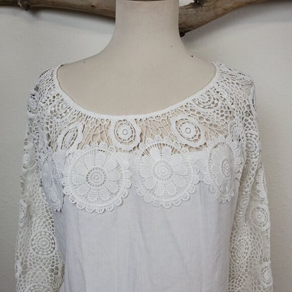 American rag white crochet lace trimmed top - Picture 6 of 6